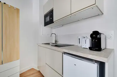 Cuisine ou kitchenette dans l'établissement Pleasant Studio - 2P - Gateway to Paris-Malakoff