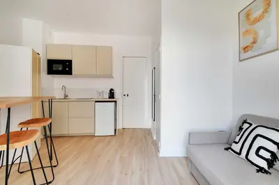 Cuisine ou kitchenette dans l'établissement Pleasant Studio - 2P - Gateway to Paris-Malakoff