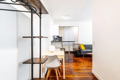 Cuisine ou kitchenette dans l'établissement GuestReady - Appartement Confortable dans le 10e.