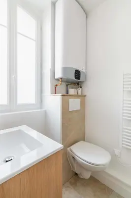Salle de bains dans l'établissement 2 pieces refait neuf metro Jaures - paris 19 - 4P - FLAT-GUEST