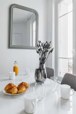 Plan de l'établissement 2 pieces refait neuf metro Jaures - paris 19 - 4P - FLAT-GUEST