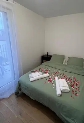 Un ou plusieurs lits dans un hébergement de l'établissement Beautiful 1 bedroom apartment in Paris 17 - Clichy