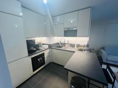Cuisine ou kitchenette dans l'établissement Beautiful 1 bedroom apartment in Paris 17 - Clichy