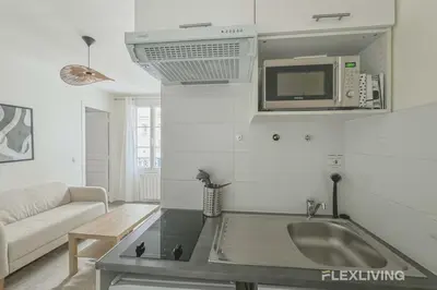 Cuisine ou kitchenette dans l'établissement Flexliving - One bedroom - Fécamp