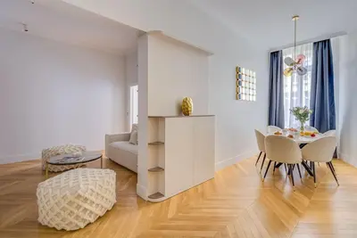 Coin salon dans l'établissement Luxurious Apartment - Champs Elysées - With AC