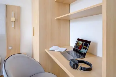Télévision ou salle de divertissement dans l'établissement Elegant family apartment - REX - With AC