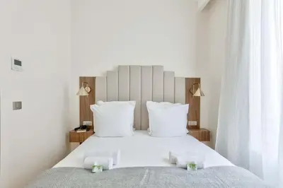 Un ou plusieurs lits dans un hébergement de l'établissement Luxurious & Peaceful - Near Le Marais - with AC