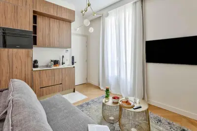 Cuisine ou kitchenette dans l'établissement Luxurious & Peaceful - Near Le Marais - with AC