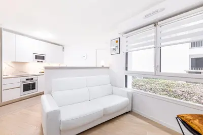 Cuisine ou kitchenette dans l'établissement GuestReady - Séjour Moderne à Issy-les-Moulineaux