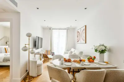 Coin salon dans l'établissement Magnificent Family Flat - Le Marais - with AC