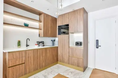 Cuisine ou kitchenette dans l'établissement Magnificent Family Flat - Le Marais - with AC