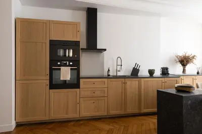 Cuisine ou kitchenette dans l'établissement Champs Élysées Montaigne Luxury 2 bedroom