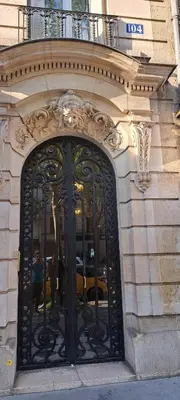 Façade ou entrée de l'établissement Studio Arc de Triomphe Champs Elysées