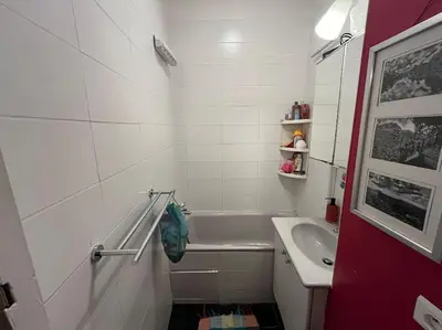 Salle de bains dans l'établissement Paris park view 5 bedrooms familly subway 6