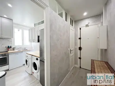 Cuisine ou kitchenette dans l'établissement Urban Flat 180 - Charmant Appartement au coeur du Marais
