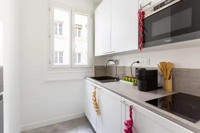Cuisine ou kitchenette dans l'établissement 2 pièces-Moderne-Proche Paris