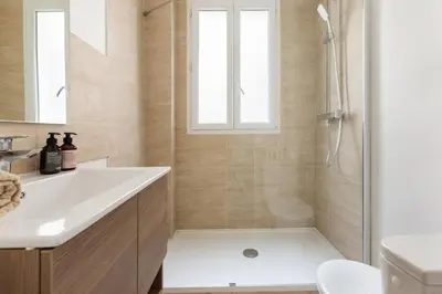 Salle de bains dans l'établissement 2 pièces-Moderne-Proche Paris