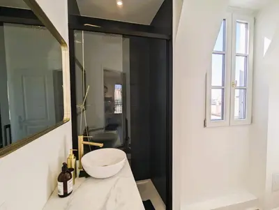 Salle de bains dans l'établissement Appart coquet avec vue - Alesia