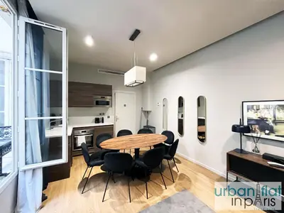 Cuisine ou kitchenette dans l'établissement Urban Flat 110 - Luxury 3 Bedroom near Galeries Lafayette