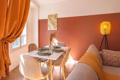 Coin salon dans l'établissement Charming Apartment 50m2 - Saint Germain des Près