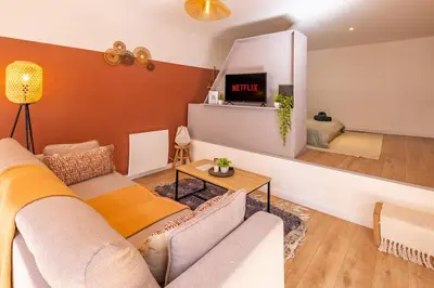 Télévision ou salle de divertissement dans l'établissement Charming Apartment 50m2 - Saint Germain des Près