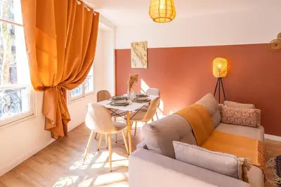 Coin salon dans l'établissement Charming Apartment 50m2 - Saint Germain des Près