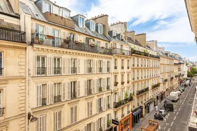 Vue générale sur Paris ou vue de la ville depuis l'appartement