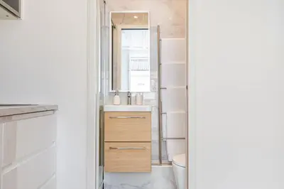 Salle de bains dans l'établissement GuestReady - Charmant studio lumineux à Paris