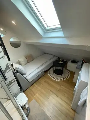 Coin salon dans l'établissement Super logement à Paris !