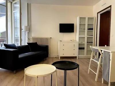 Télévision ou salle de divertissement dans l'établissement Anthony's Residence
