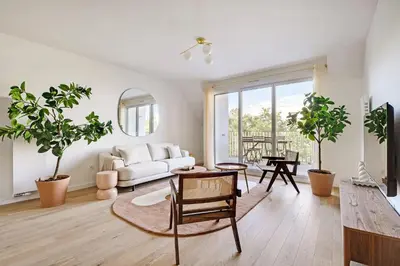 Coin salon dans l'établissement Pick A Flat's Apartments with Terrace in Clichy - Boulevard Jean-Jaures
