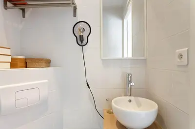 Salle de bains dans l'établissement High standing Studio Paris 17