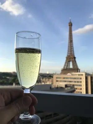 Boissons dans l'établissement Eiffel Tower Incredible View