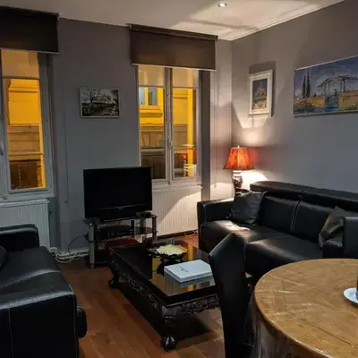 2 bed 16th Arrondissement Trocadero Apartment for6