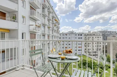 Balcon ou terrasse dans l'établissement Light & Warm Flat with Balcony - Heart of Paris 15