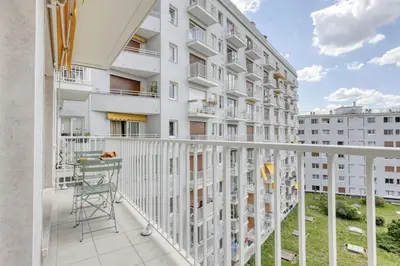 Balcon ou terrasse dans l'établissement Light & Warm Flat with Balcony - Heart of Paris 15