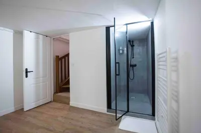 Plan de l'établissement DUPLEX AU COEUR DU 16 Eme