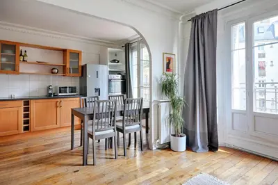 Cuisine ou kitchenette dans l'établissement Appartement Lucent - Welkeys