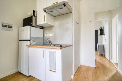 Cuisine ou kitchenette dans l'établissement Maison au calme pour 4 pers avec parking a 5 min du métro L7