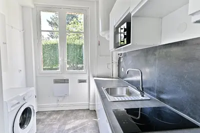 Cuisine ou kitchenette dans l'établissement Magnifique et spacieux appartement proche Paris