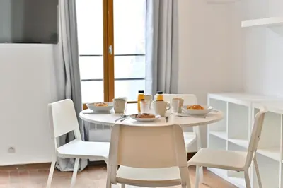 Boissons dans l'établissement Appartement paisible et central Rivoli - II