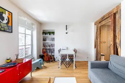 Coin salon dans l'établissement GuestReady - Confort et Élégance au Cœur de Paris