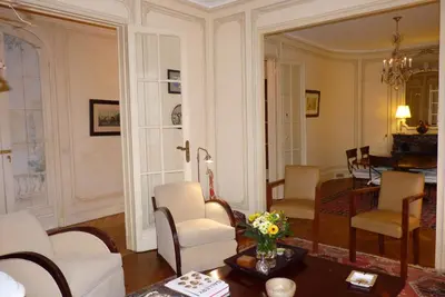 Coin salon dans l'établissement Prestigious 2 bedroom near Champs Elysées