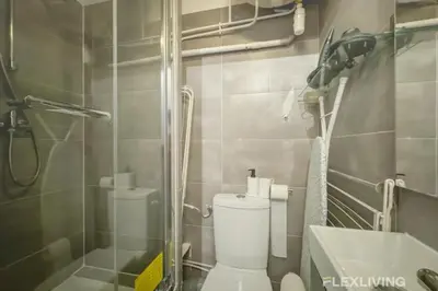 Salle de bains dans l'établissement Flexliving - Studio - Échiquier