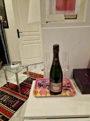 Boissons dans l'établissement Studio de charme Paris Champs Elysees