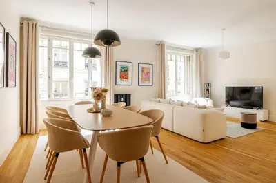 Télévision ou salle de divertissement dans l'établissement Appartement 3 pièces calme - Bourse, Paris centre