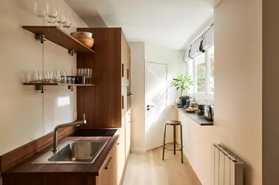 Cuisine ou kitchenette dans l'établissement Stylish 2BR & 2BA with private terrace