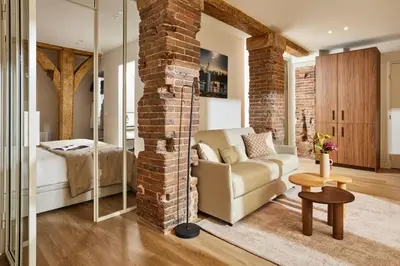 Coin salon dans l'établissement Stylish 2BR & 2BA with private terrace
