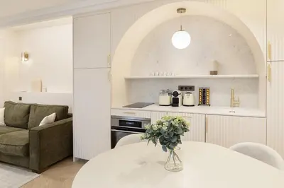 Cuisine ou kitchenette dans l'établissement Pick A Flat's Apartments with Services in Opéra