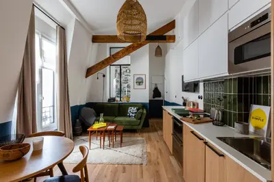 Cuisine ou kitchenette dans l'établissement 3 Pieces Place CONTRESCAPE